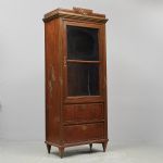 1378 1040 DISPLAY CABINET